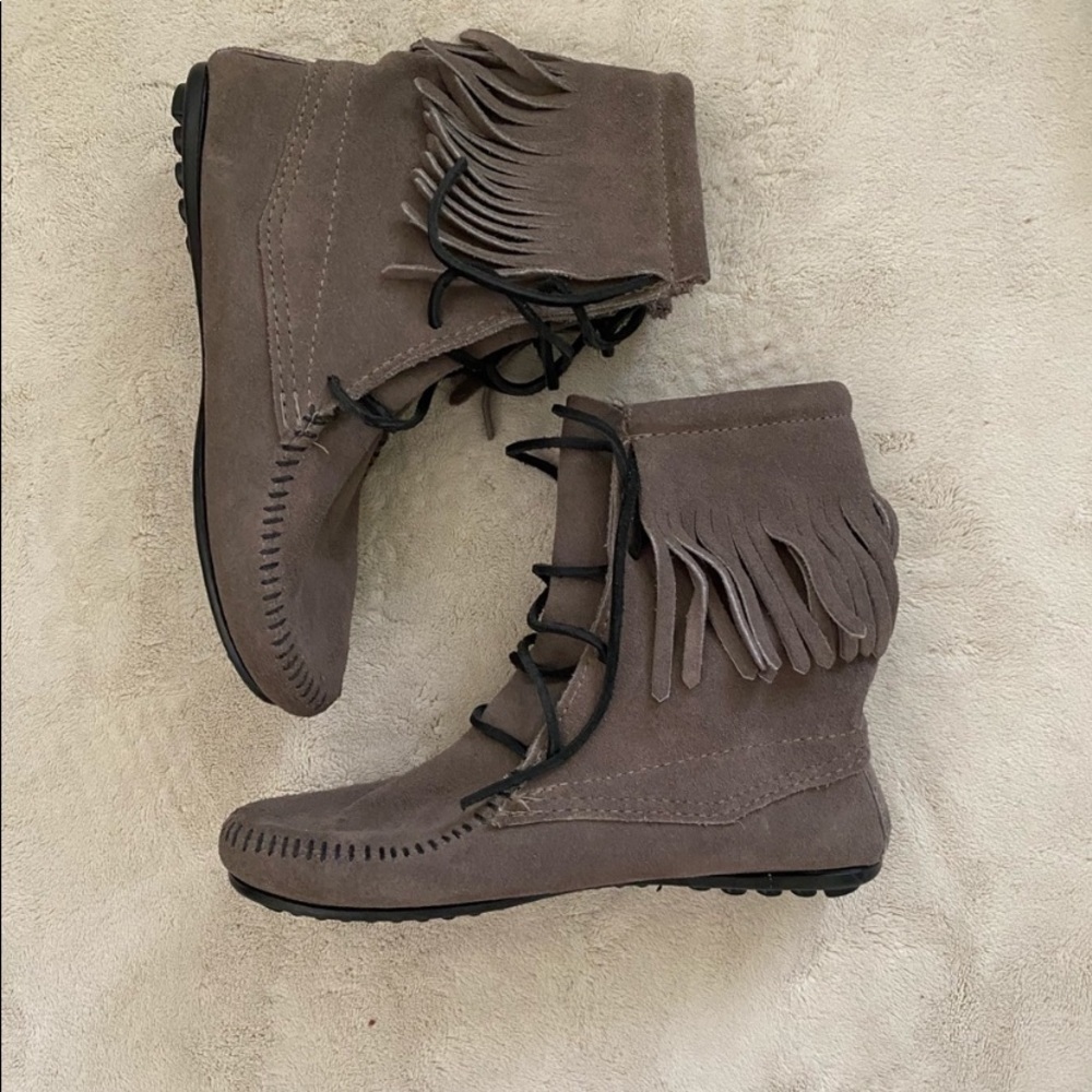 Minnetonka Gray Fringe Moccasins